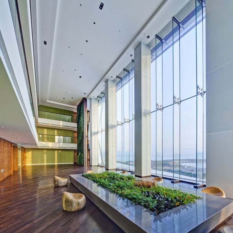 A 19-storey boutique hotel on Shenzhen Bay; on the design team at Goettsch Partners as building architect.